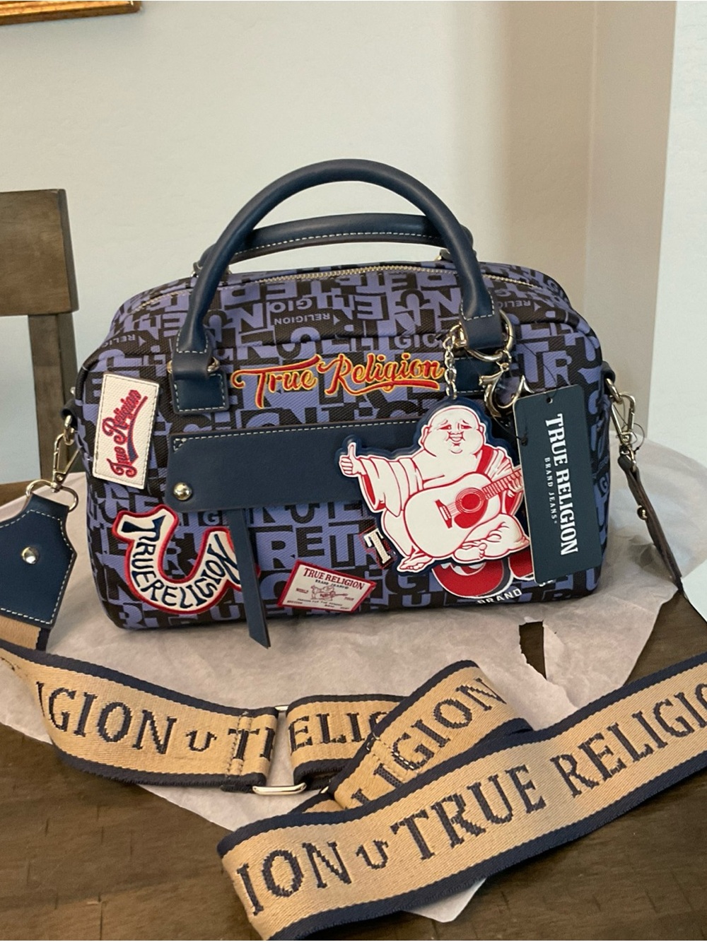 Women’s True Religion Multi Patch Logo Satchel And Crossbody Handbag NWT - Picture 2 of 11